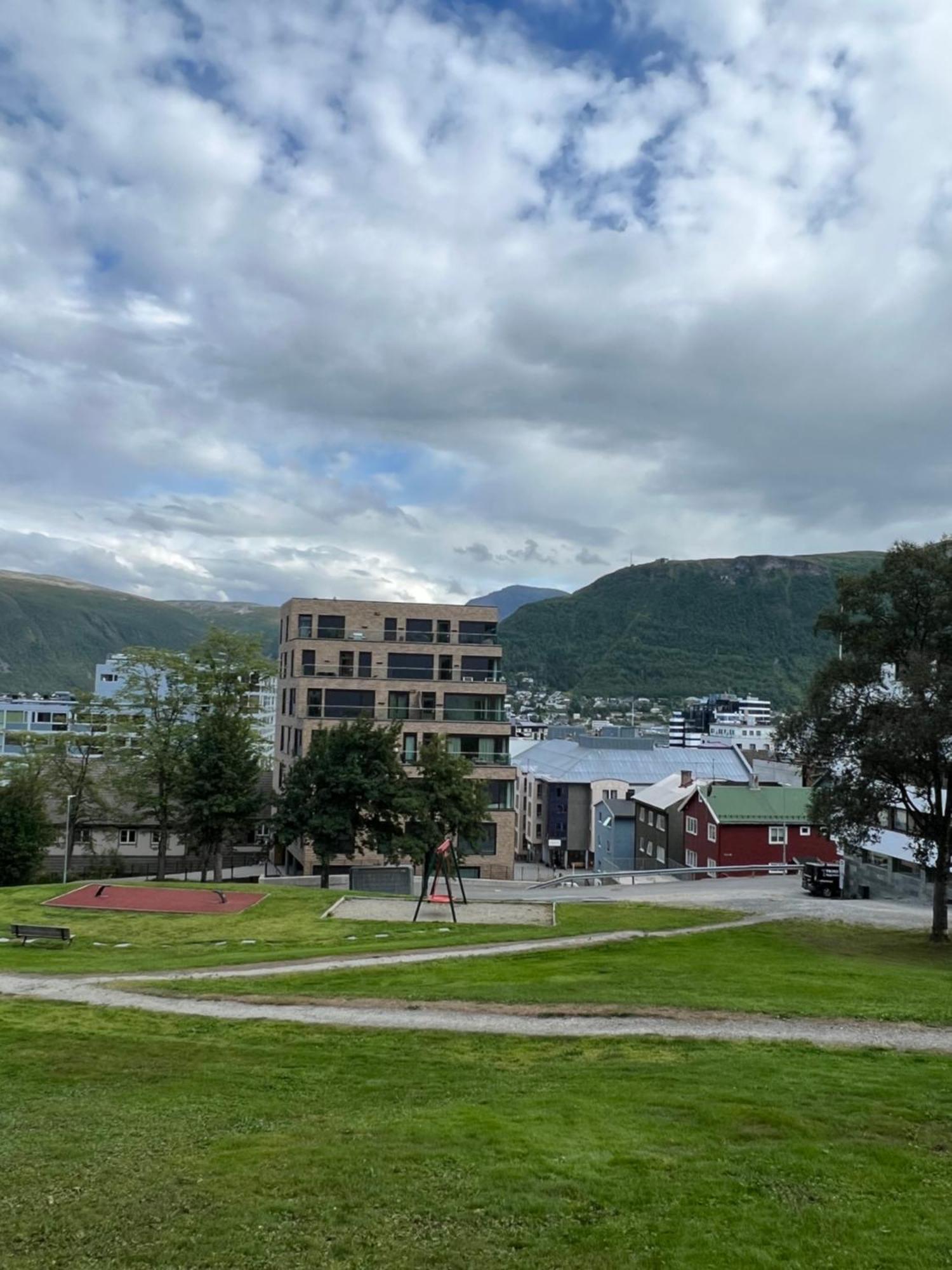 Luxury Apartment Downtown Tromso With 2 Bedrooms And 2 Bathrooms And Parking Exteriér fotografie