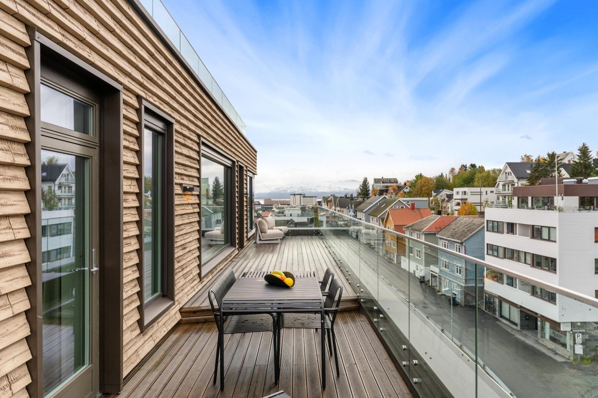Luxury Apartment Downtown Tromso With 2 Bedrooms And 2 Bathrooms And Parking Exteriér fotografie